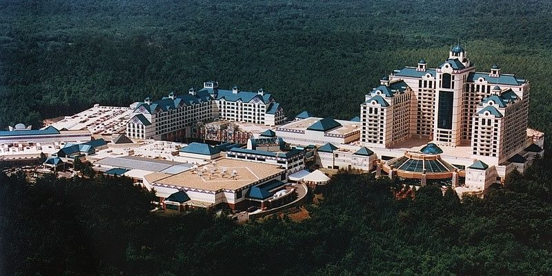 Top 10 Largest Casinos In The United States (2023) 3 Foxwoods Resort Casino-1