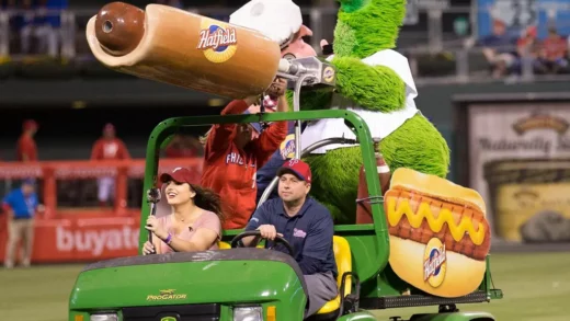 Philadelphia Phillies Dollar Dog Night 2023